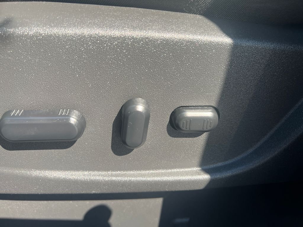 Used 2016 Blue Ford SEL image 11