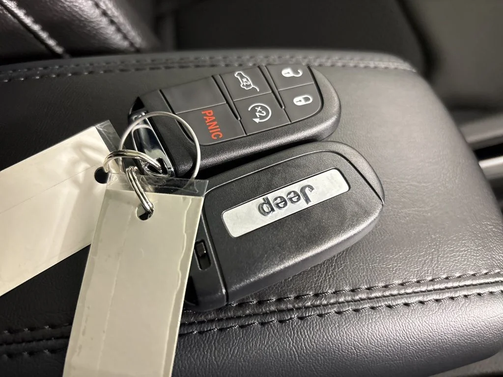New 2026 White Jeep Latitude image 43