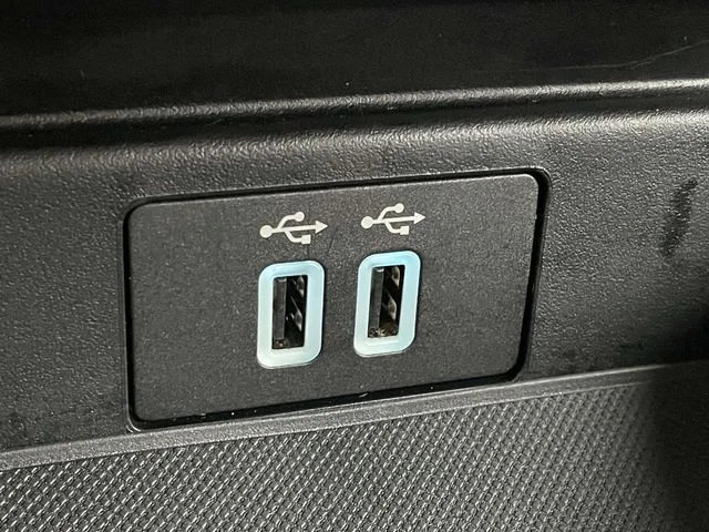 Used 2019 White Platinum Clearcoat Ford Lariat image 32