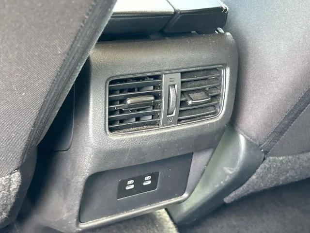 Used 2025  Nissan SV image 18