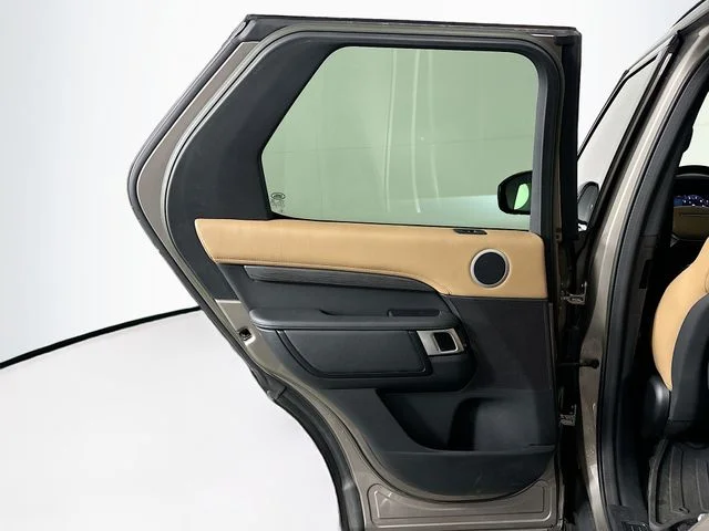 Used 2023  Land Rover Metropolitan Edition image 23