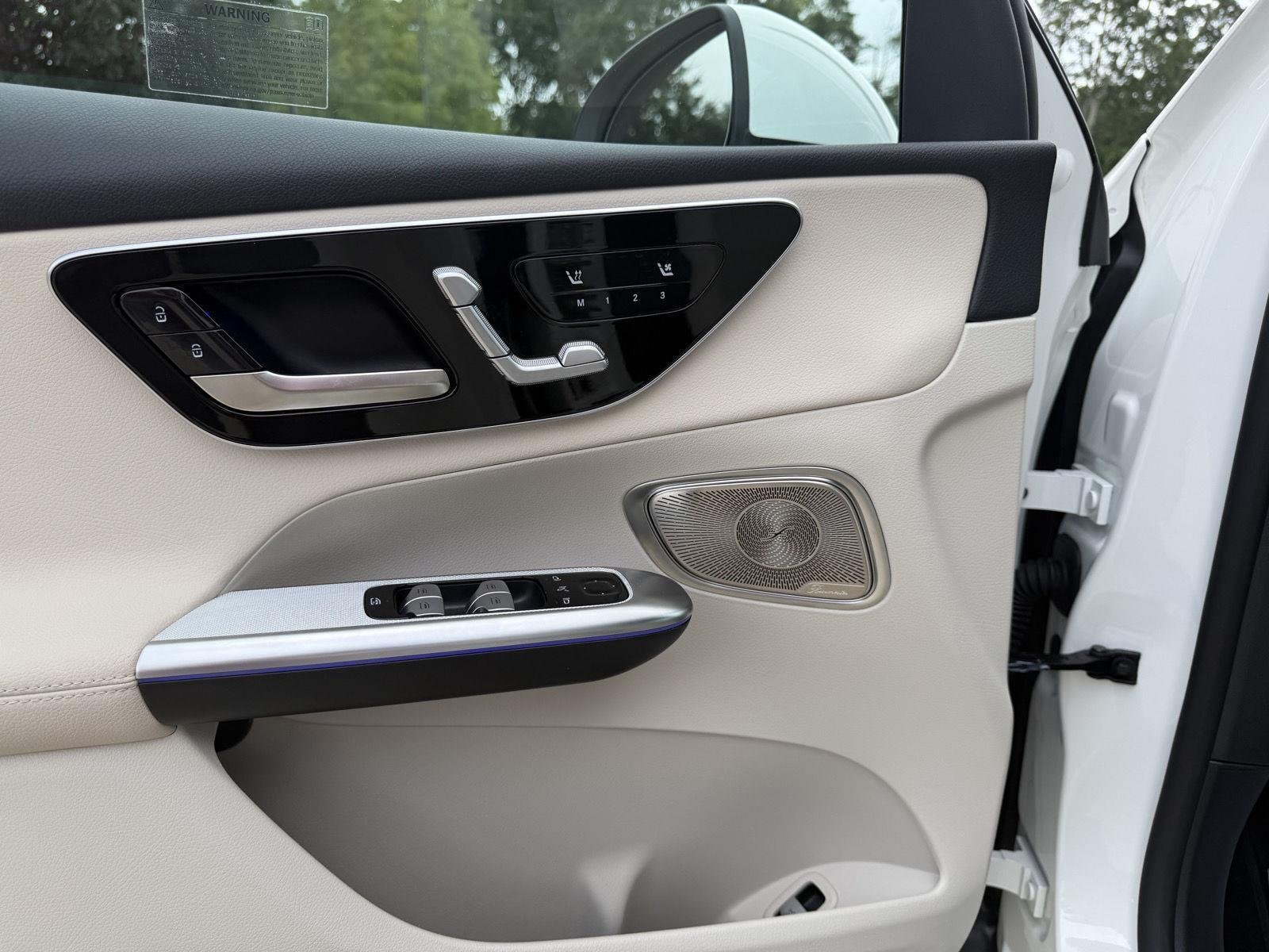 Certified Used 2026 Polar White Mercedes-Benz GLC 300 image 6