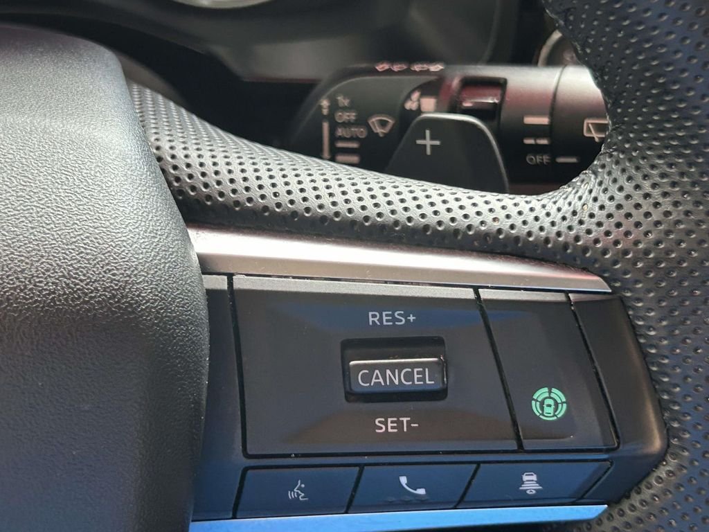 Used 2023 Gray Mitsubishi SE Special Edition image 28