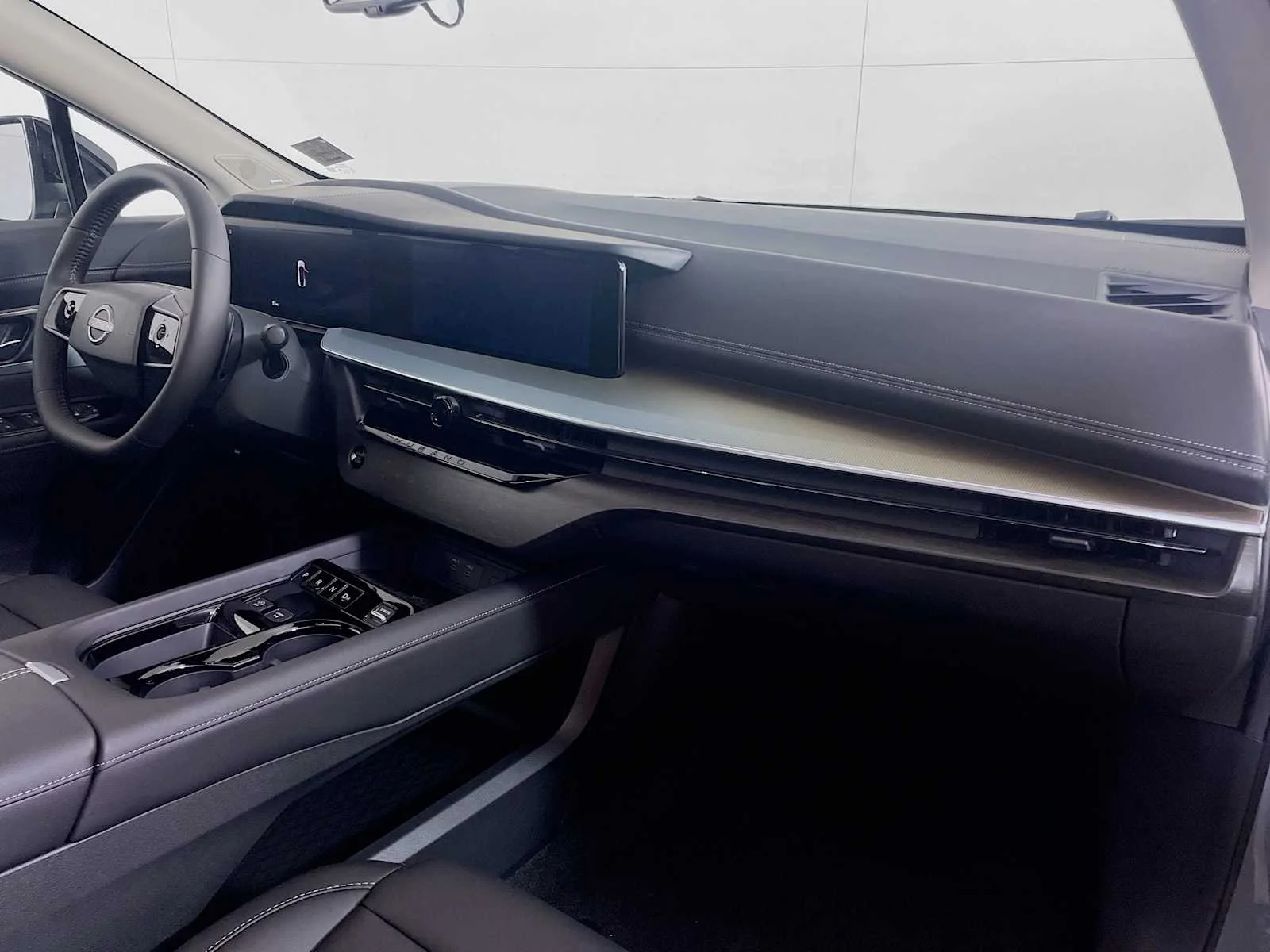 Used 2025 Boulder Gray Pearl/Super Black Nissan SL image 28