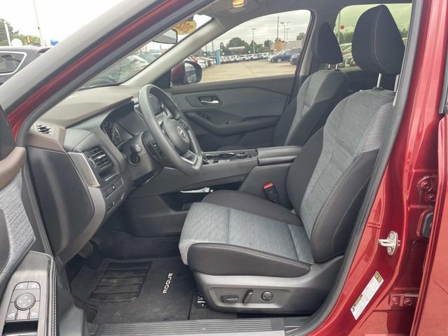 Used 2023 Red Nissan SV image 10