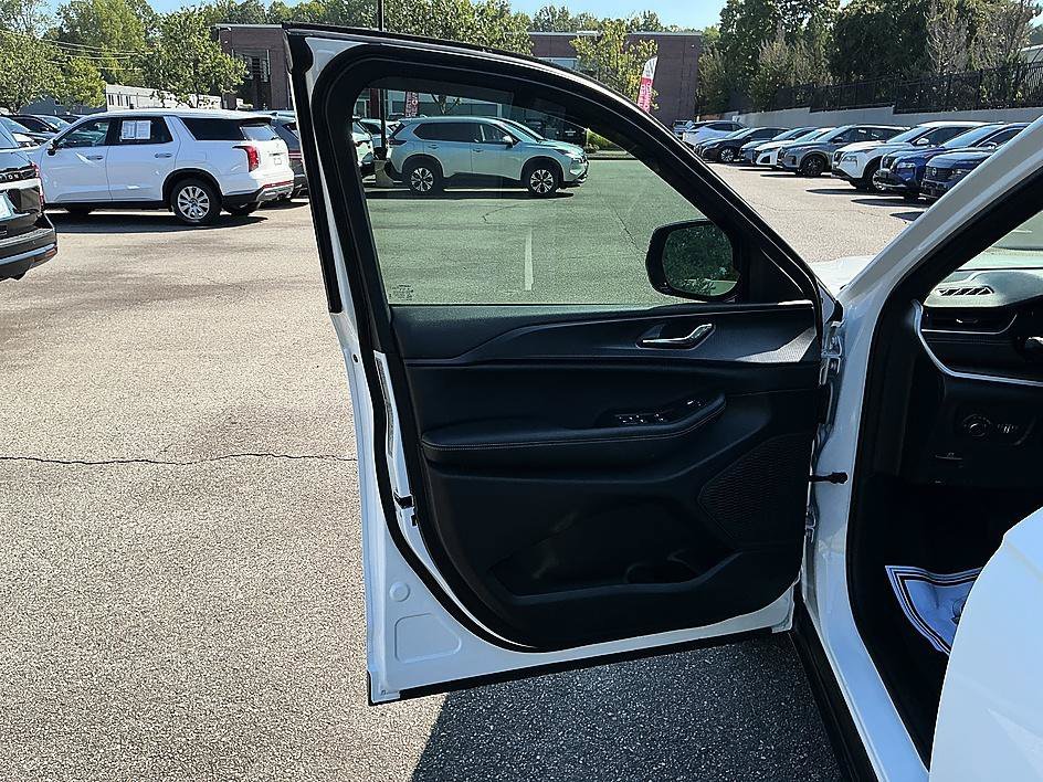 Used 2025 Bright White Clearcoat Jeep Altitude X image 11