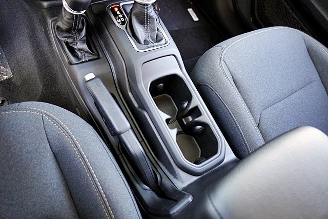 New 2025 Anvil Clear-Coat Exterior Paint Jeep Sport S image 40