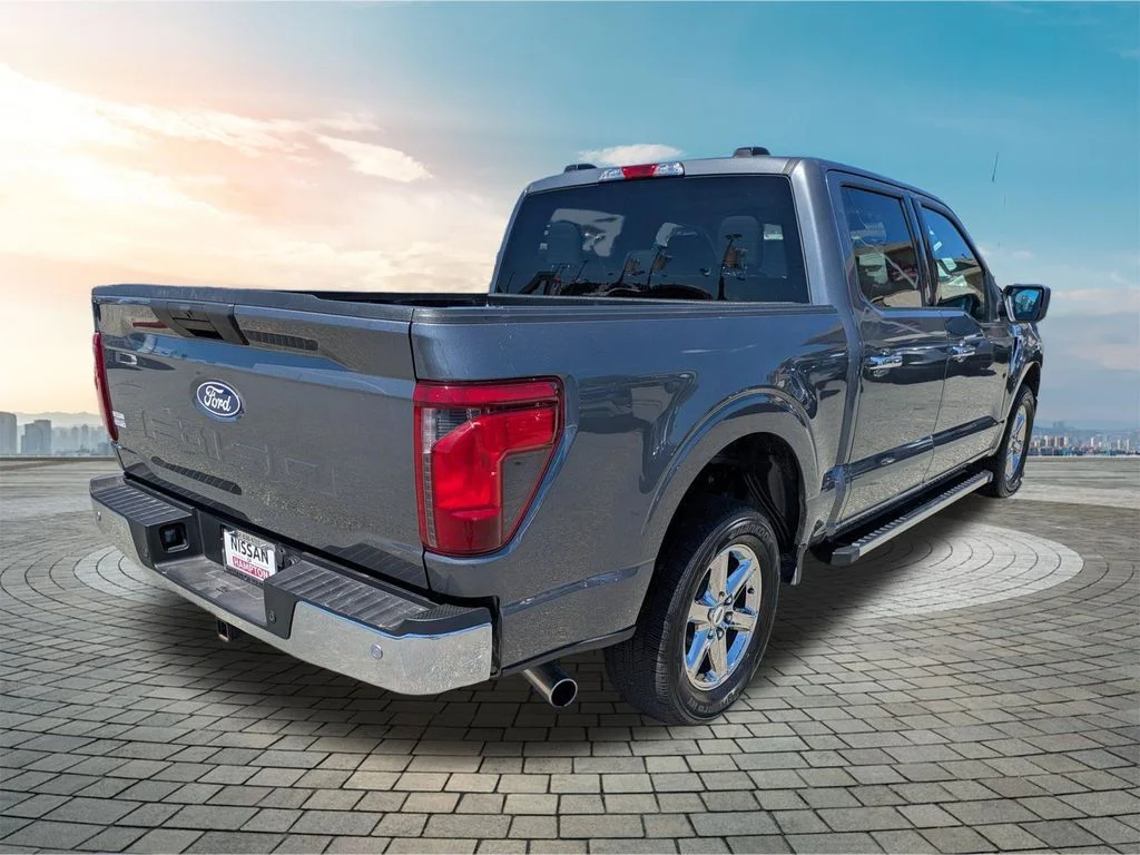 Used 2025 Carbonized Gray Metallic Ford XLT image 5