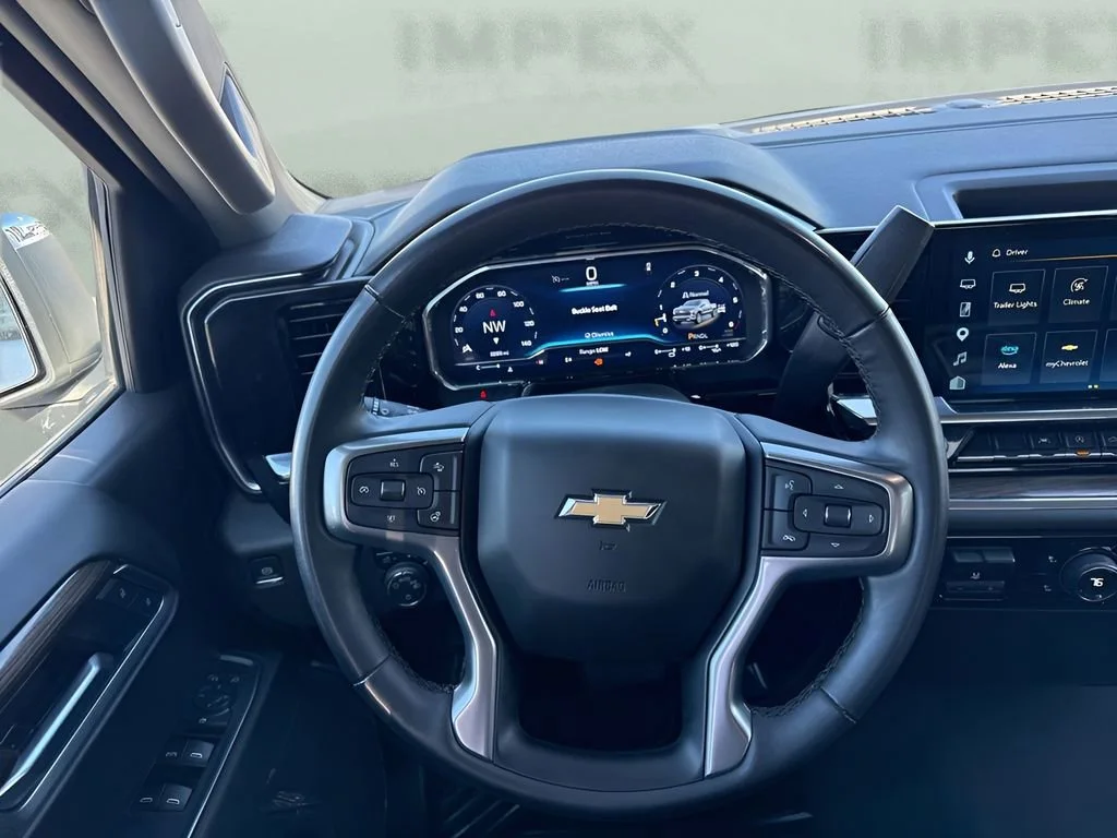 Used 2025 Summit White Chevrolet LT image 14