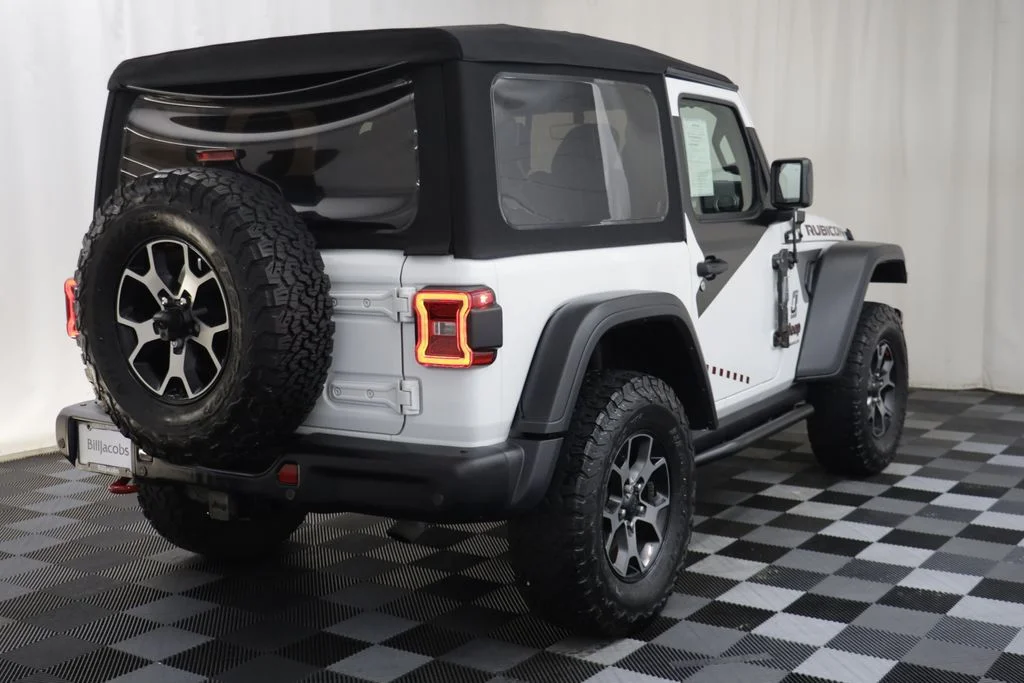 Used 2018 Bright White Clearcoat Jeep Rubicon image 18