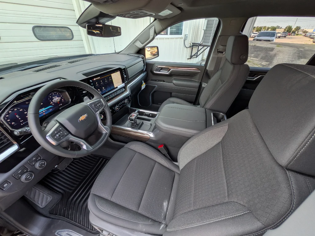 2026 Chevrolet Silverado 1500 LT - Photo 9