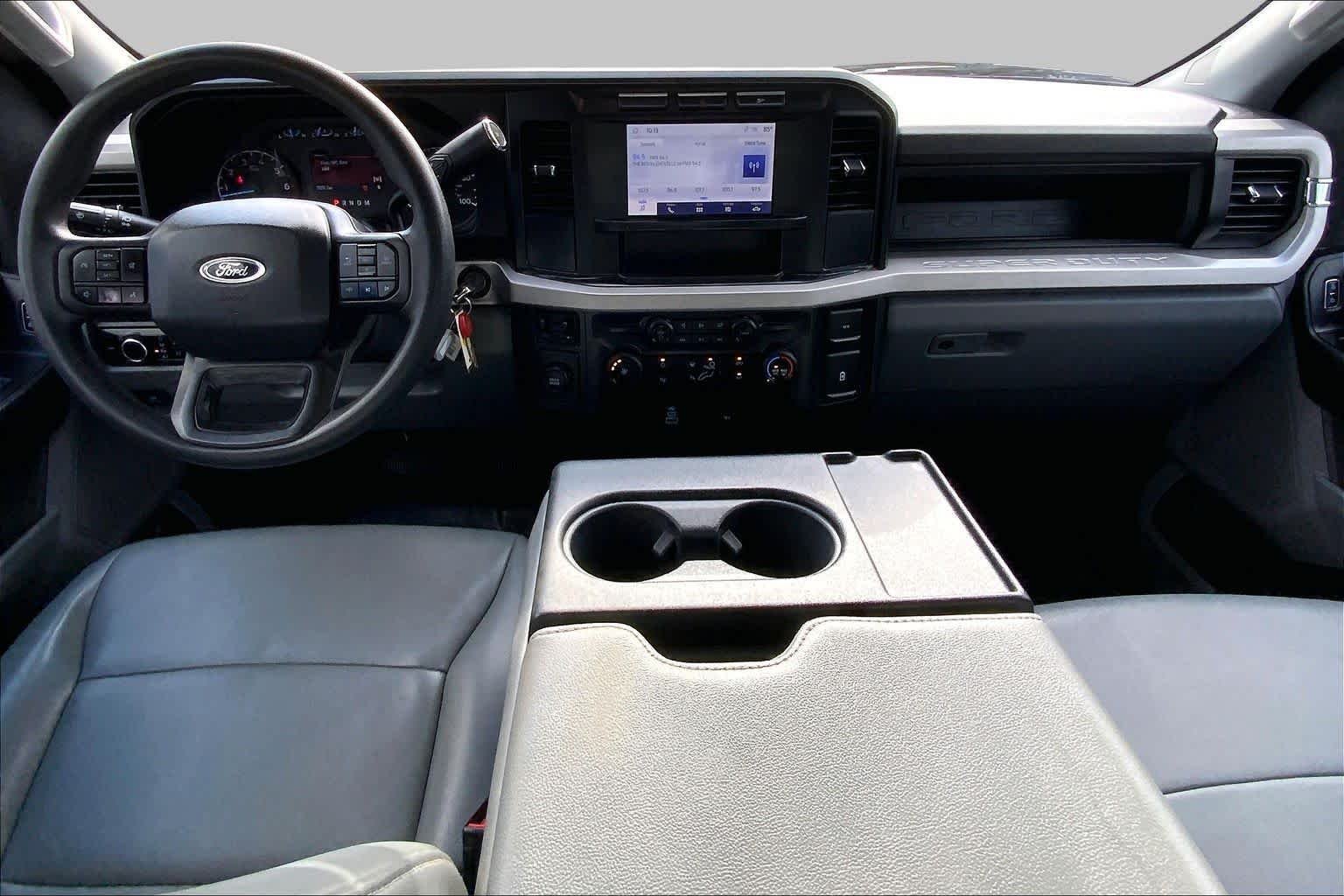 Used 2024 Oxford White Ford XL image 16