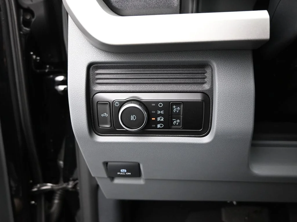 New 2026 Agate Black Metallic Ford XLT image 12