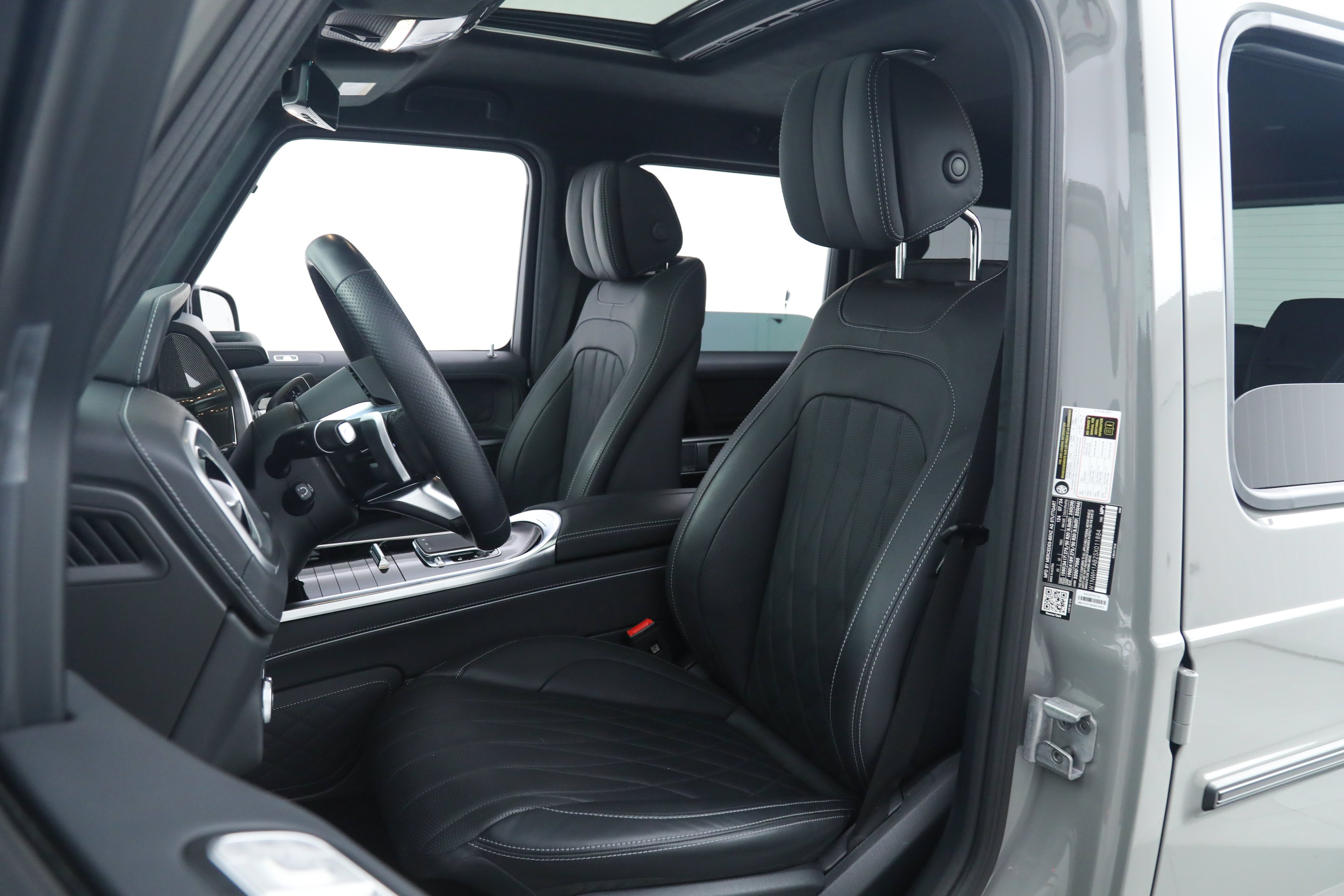 Used 2025 Gray Mercedes-Benz G 550 image 25
