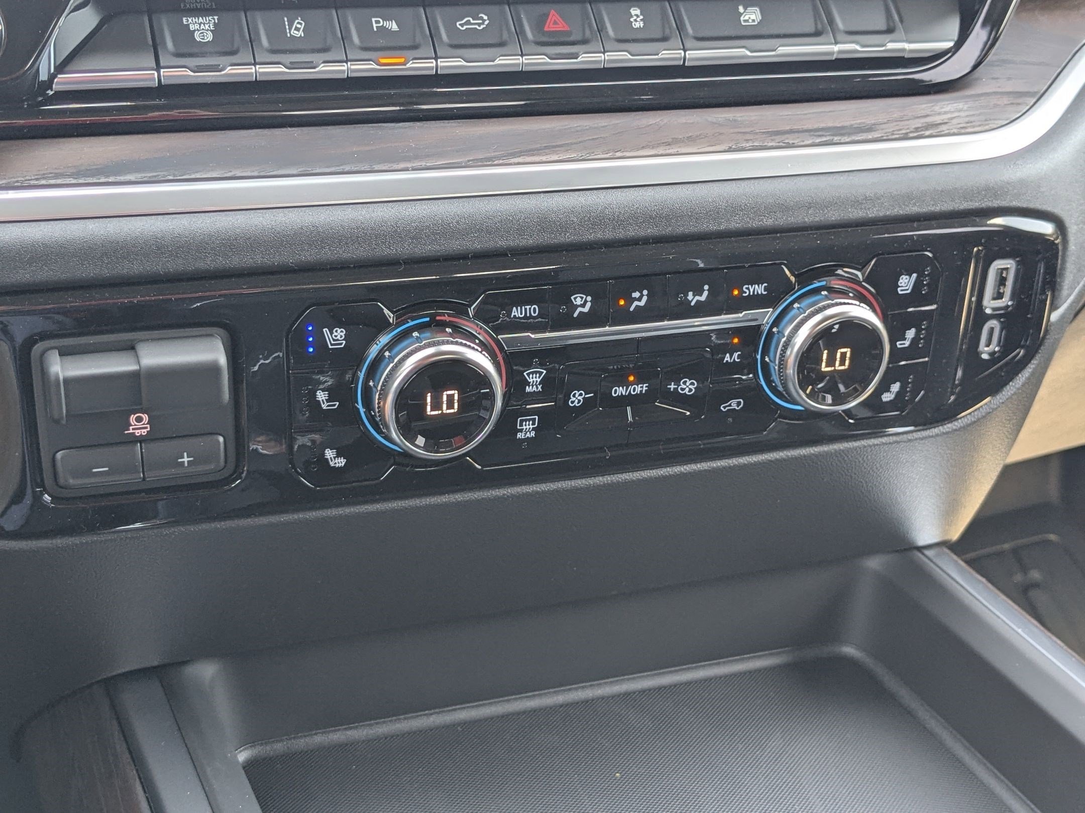 New 2026 Sterling Metallic GMC SLT image 21