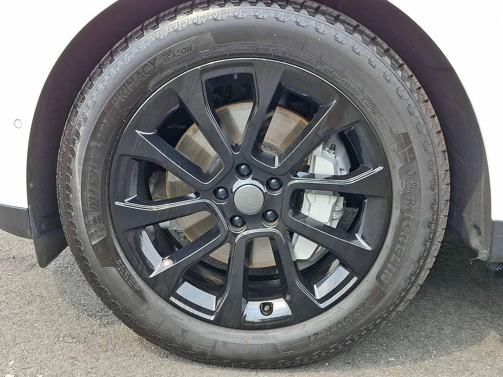 Certified Used 2024 Fuji White   1Aa Land Rover SE image 8