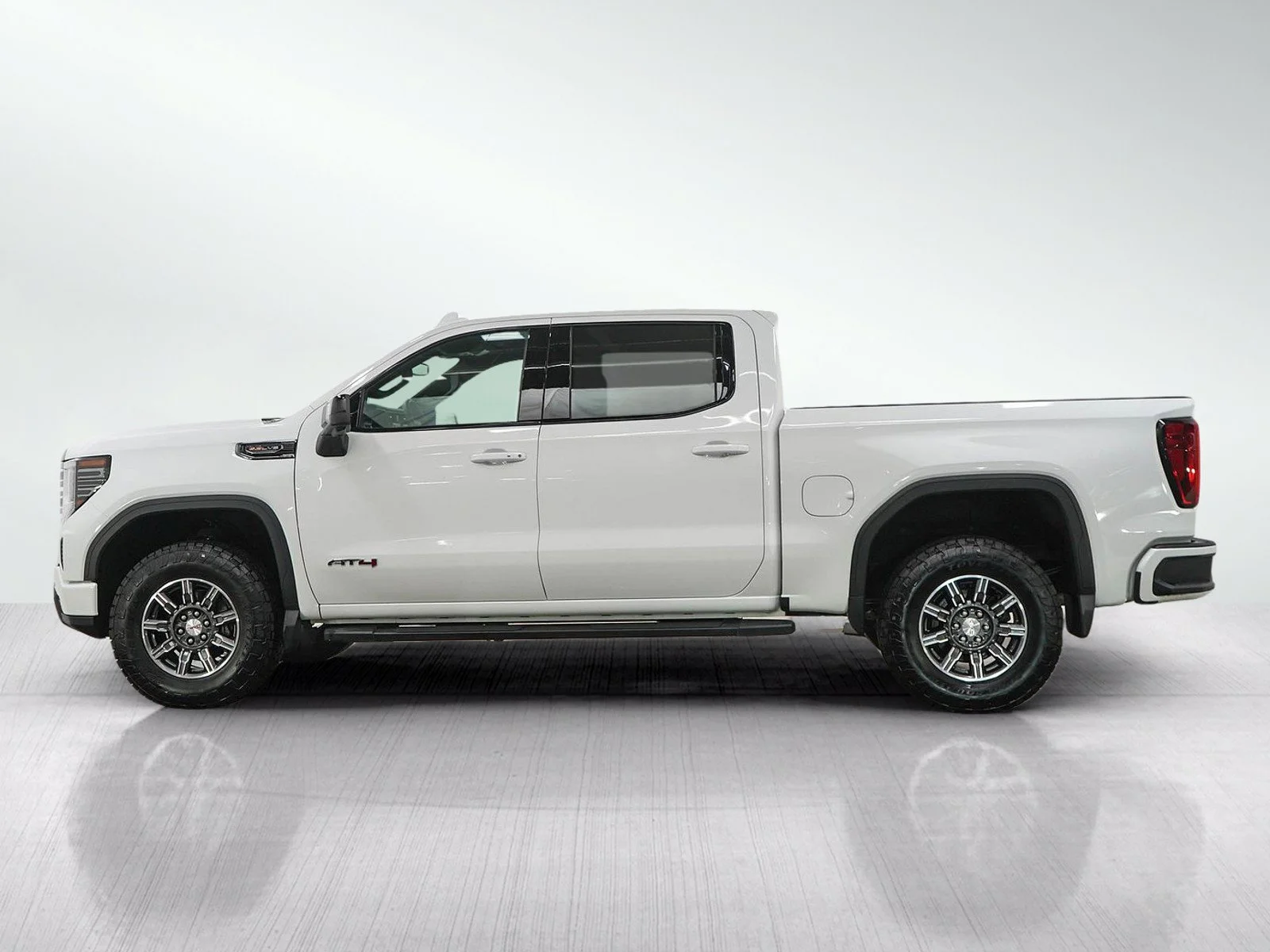 Used 2024 GMC Sierra 1500 AT4 with VIN 1GTUUEEL9RZ357689 for sale in Roseville, Minnesota