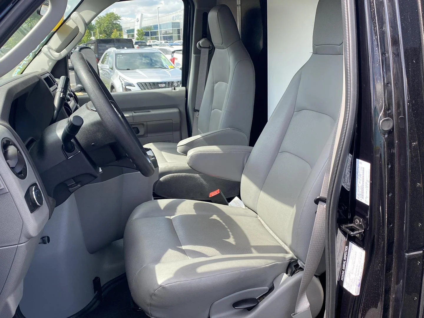 Used 2027 Wh Ford  image 11