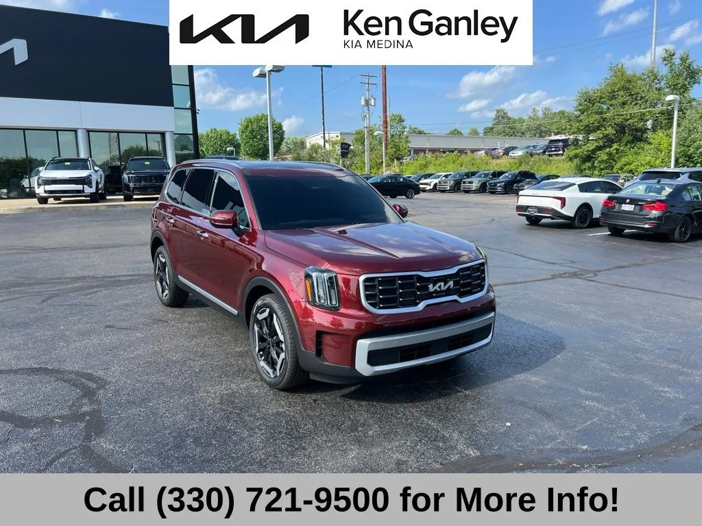 Used 2024 Red Kia S image 7