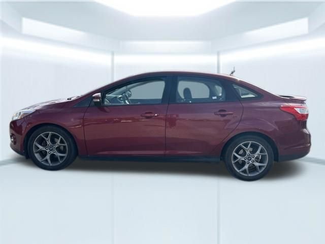Used 2013 Red Ford SE image 10