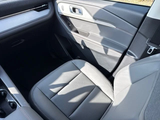 New 2026 Agate Black Metallic Ford Active image 15