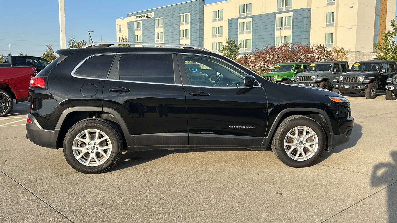 Used 2017 Black Jeep Latitude image 3