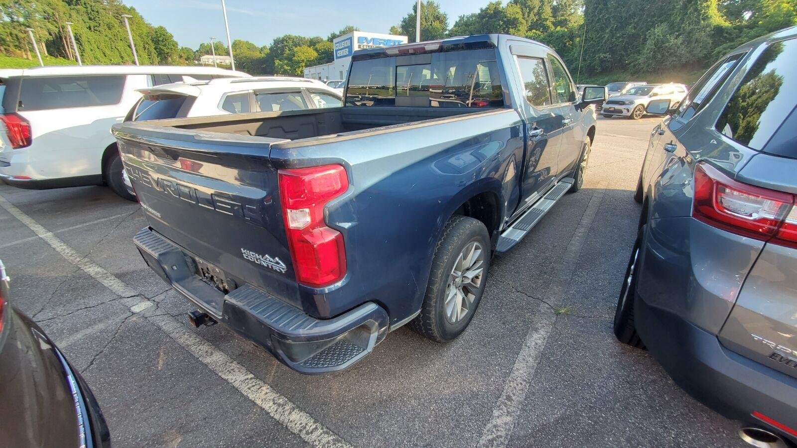 Used 2019 NORTHSKY BLUE METALLIC Chevrolet High Country image 9