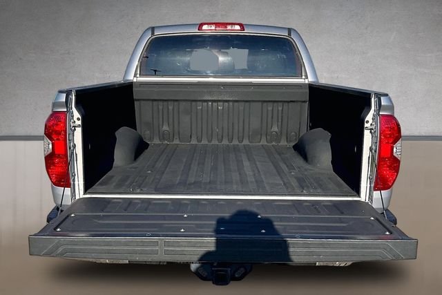 Used 2014 Silver Toyota SR5 image 24