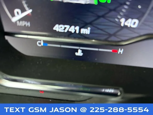 Used 2024 White GMC AT4 image 20