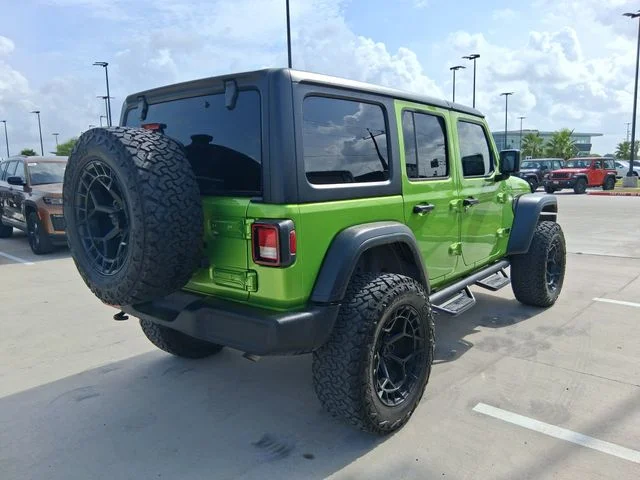 Used 2025  Jeep Sport S image 7