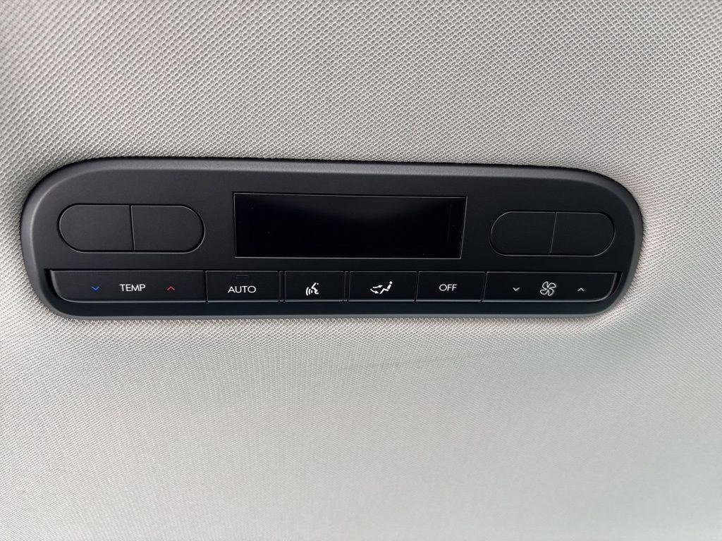 New 2026 Abyss Black Hyundai SEL 7P image 36