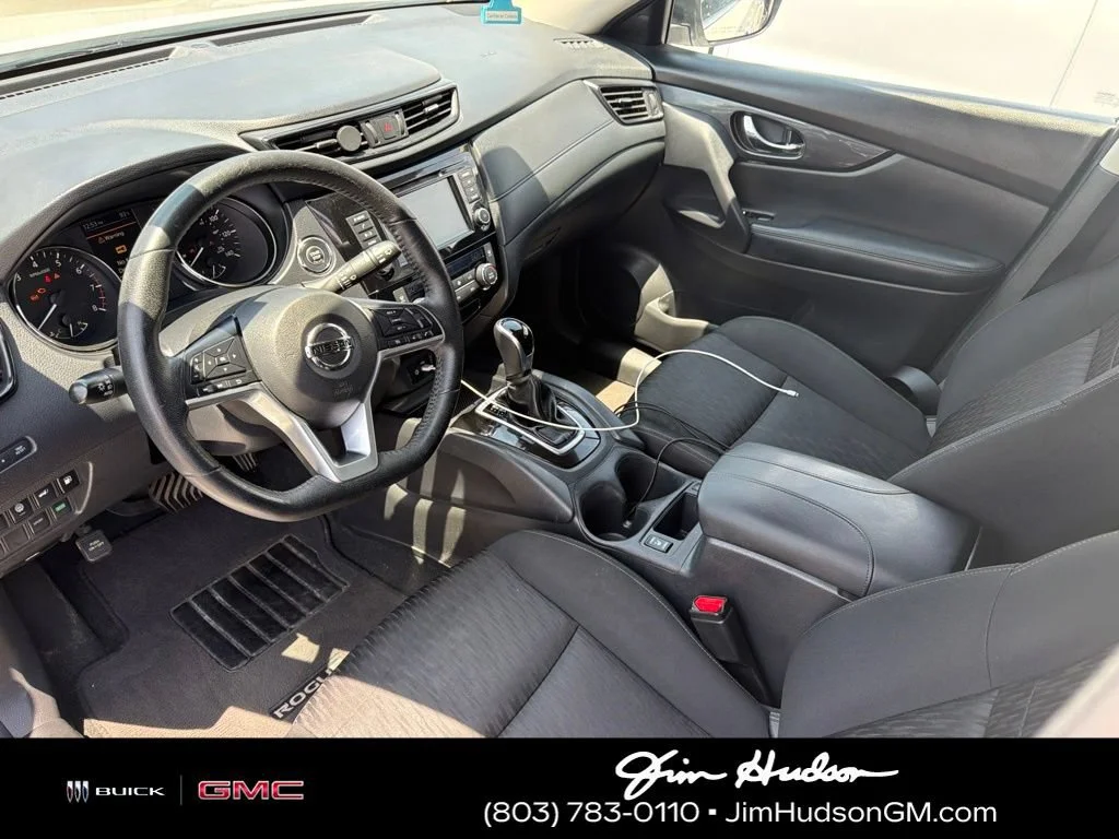 Used 2020 Glacier White Nissan SV image 10