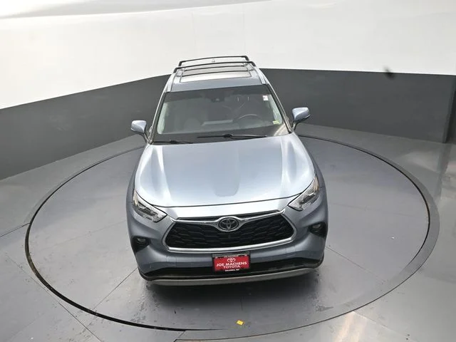 Used 2021 Blue Toyota Platinum image 24