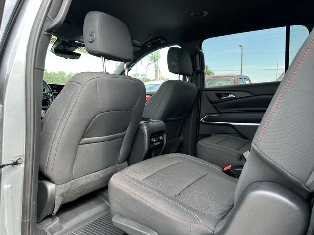 Used 2024 Gray Chevrolet Z71 image 17