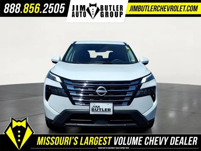 Used 2024  Nissan SV image 27