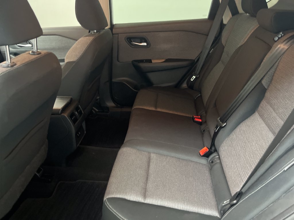 Used 2022 Silver Nissan SV image 13