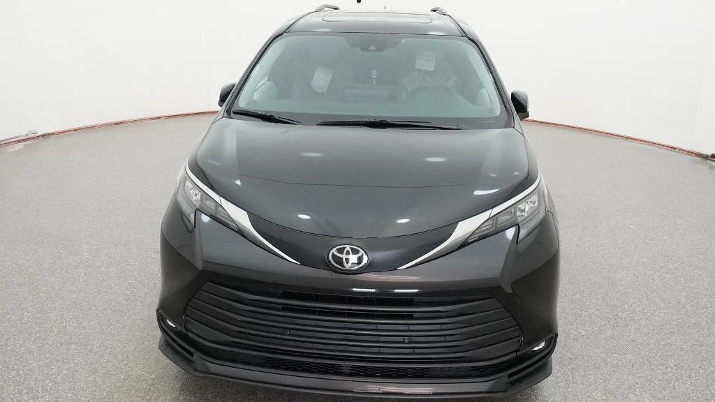 New 2026 Midnight Black Metallic Toyota XLE image 19