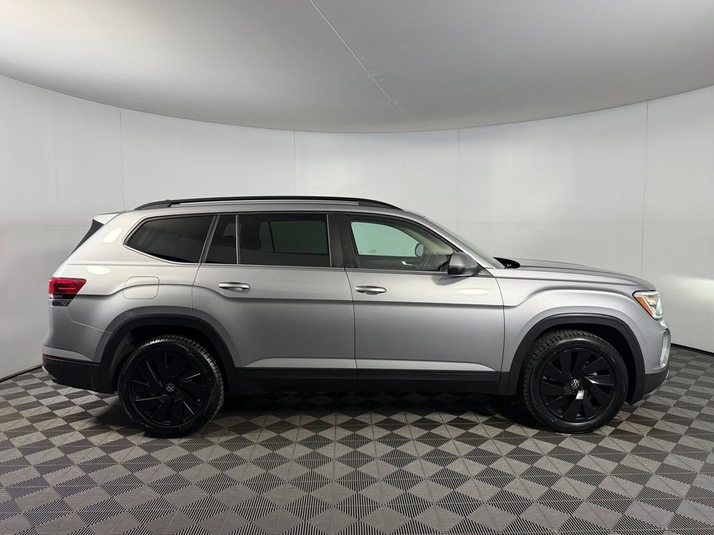 Used 2024 Silver Volkswagen 2.0T SE w/Technology image 6