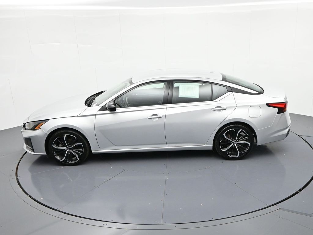 Used 2024 Brilliant Silver Metallic Nissan 2.5 SR Sedan image 17