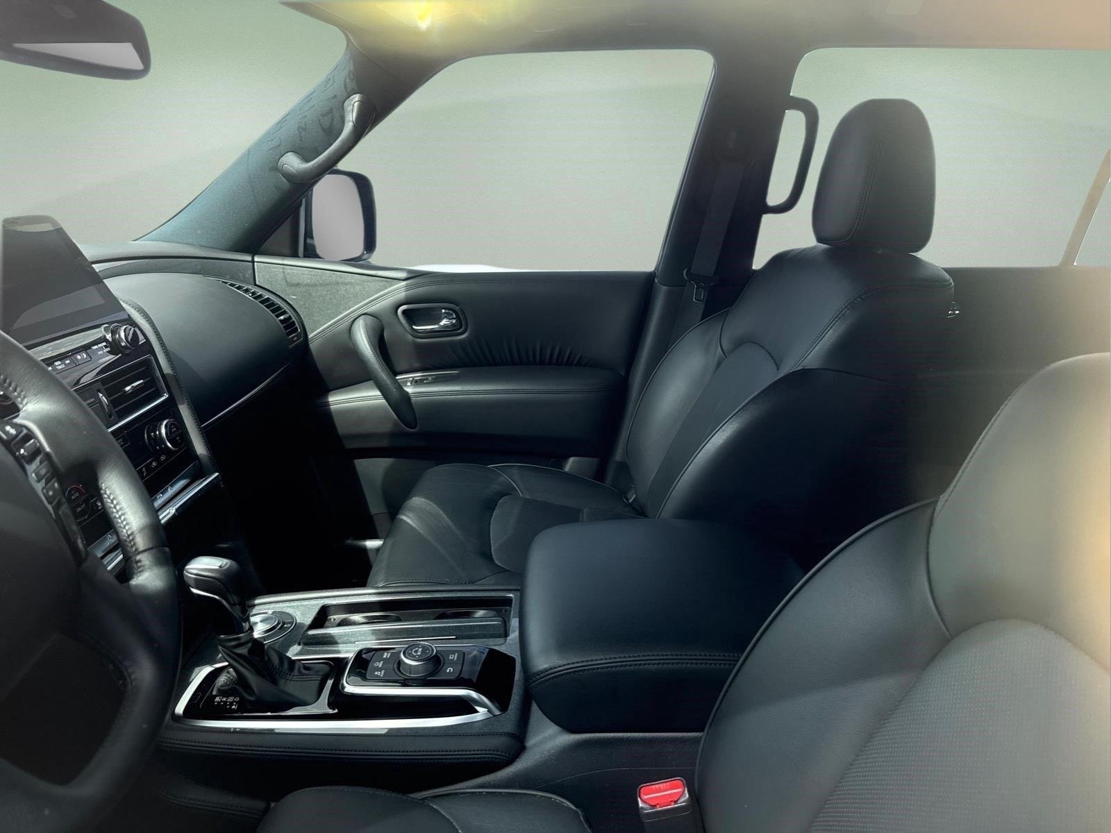 Used 2023 Super Black Nissan SL image 6