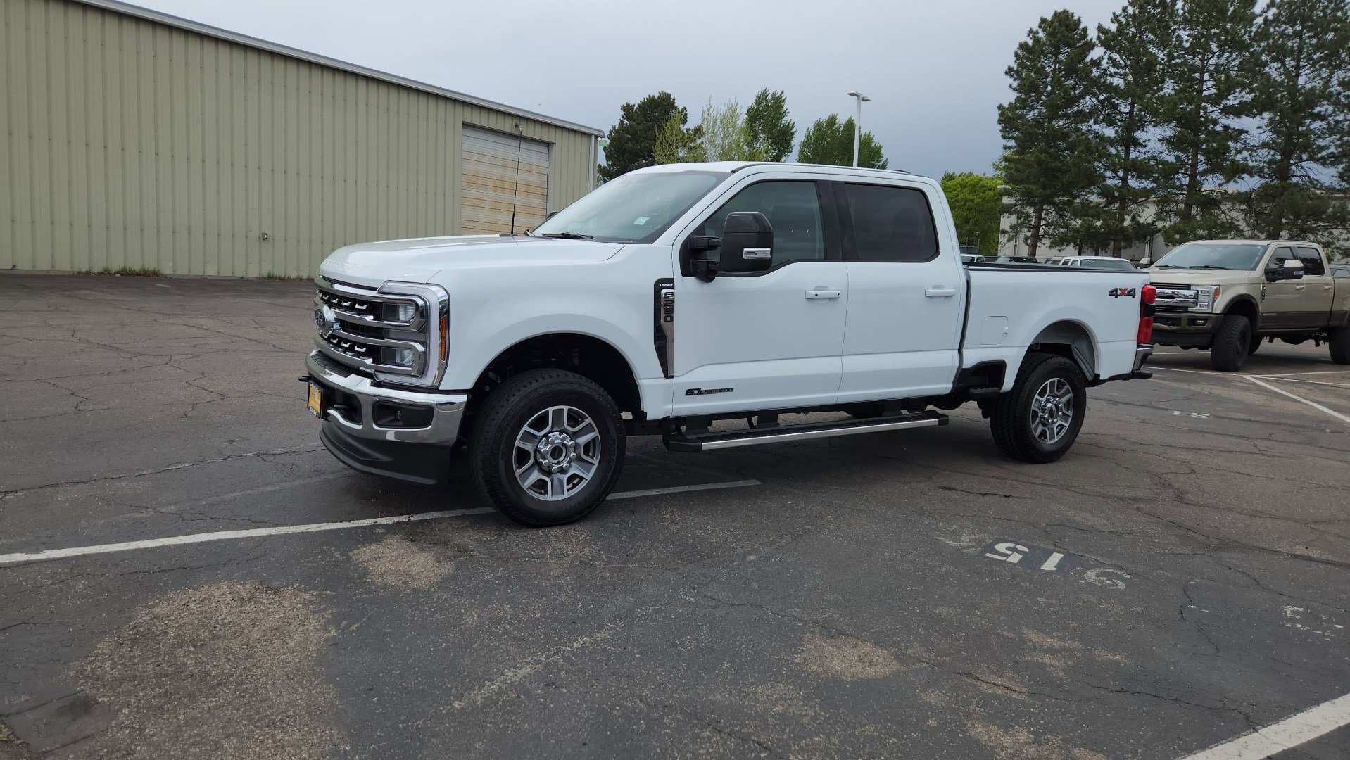 Certified Used 2025 Oxford White Ford LARIAT image 4