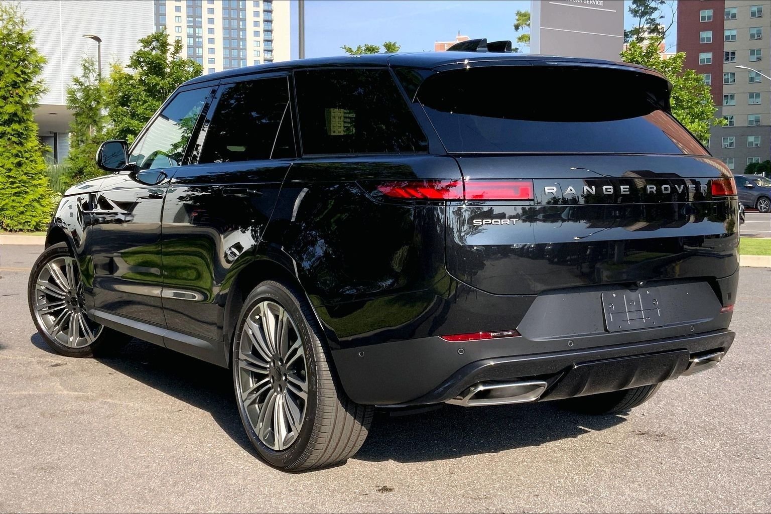 New 2026 Santorini Black Land Rover SE image 12