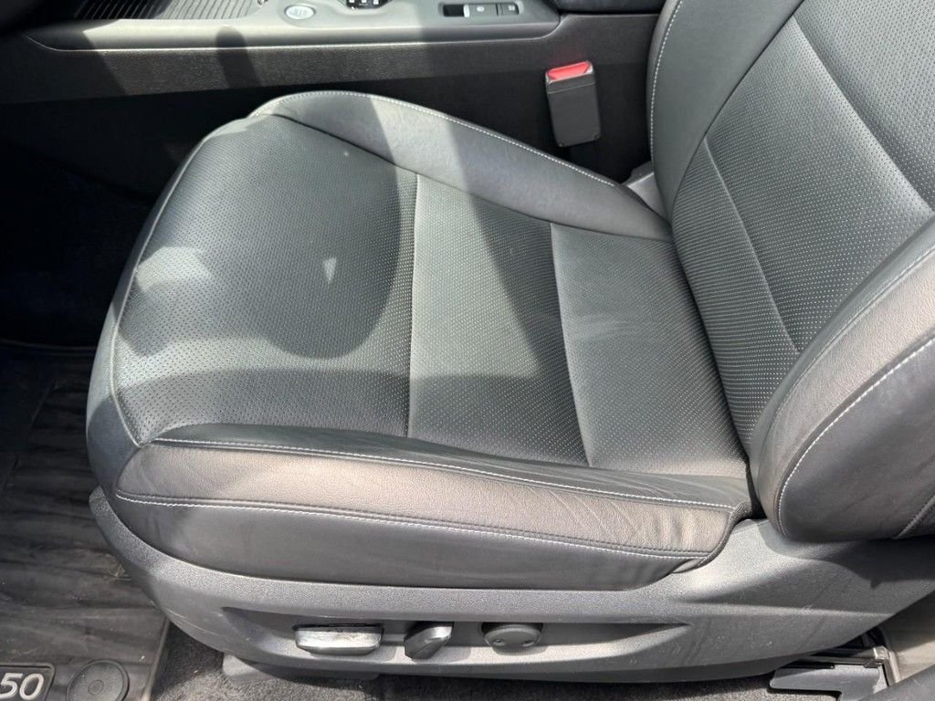 Used 2019 Gray INFINITI ESSENTIAL image 15