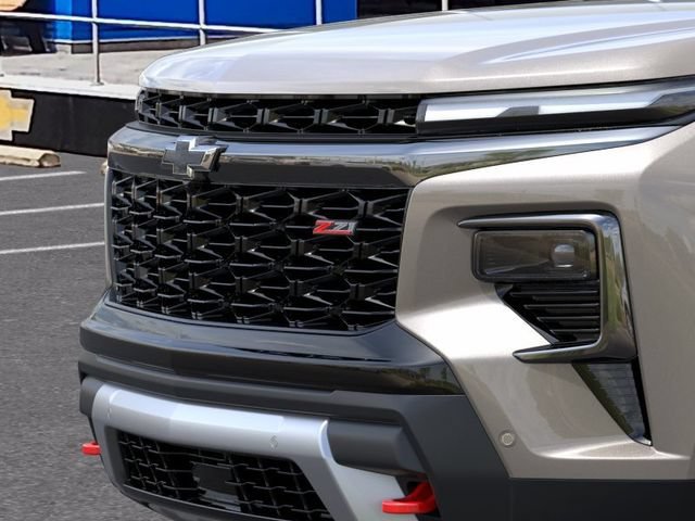 New 2027 Sandstone Gray Chevrolet Z71 image 13