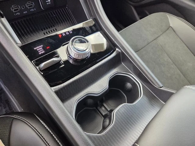 New 2026 Bright White Clear-Coat Exterior Paint Jeep Altitude image 24