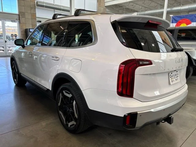 Used 2024 White Kia S image 7