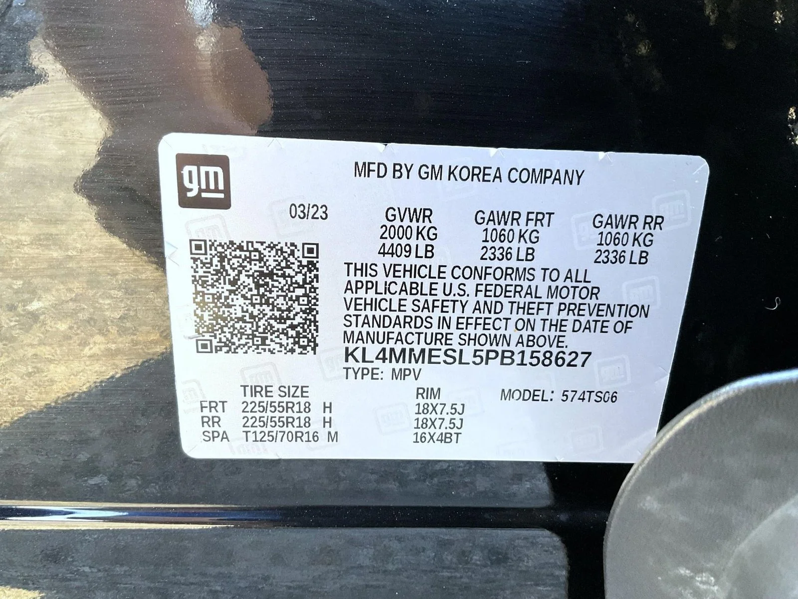 Used 2023 Black Buick Select image 25