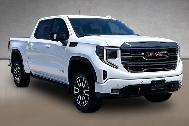 Used 2022 White GMC AT4 image 10