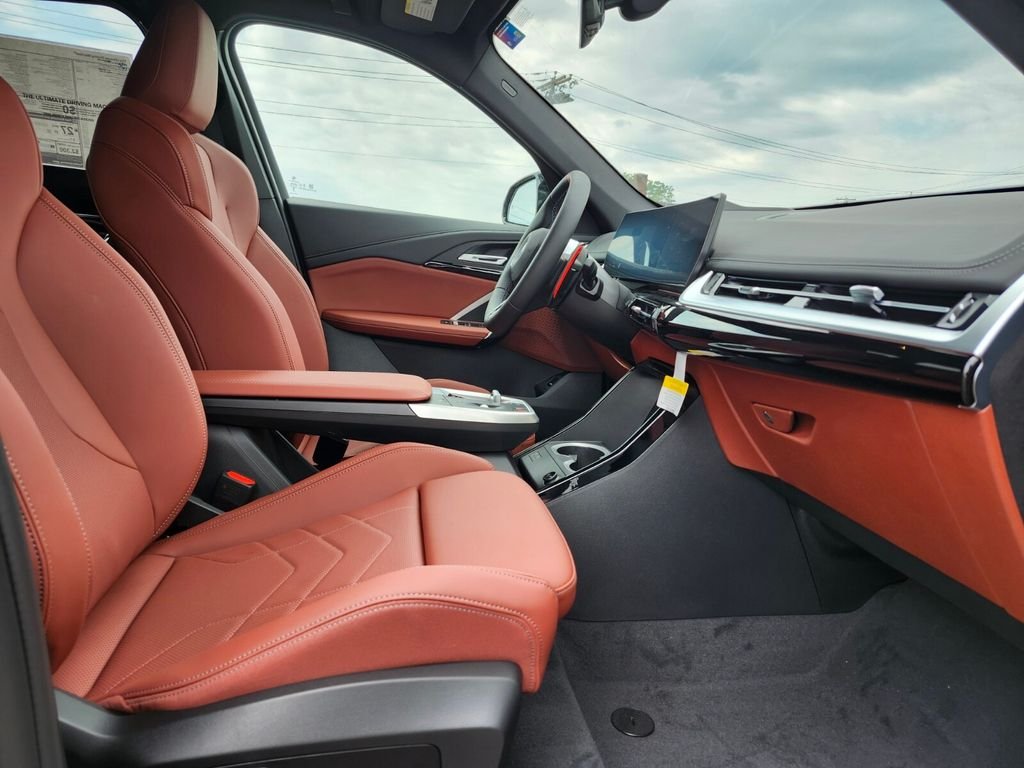 New 2026 Green BMW M35i image 11