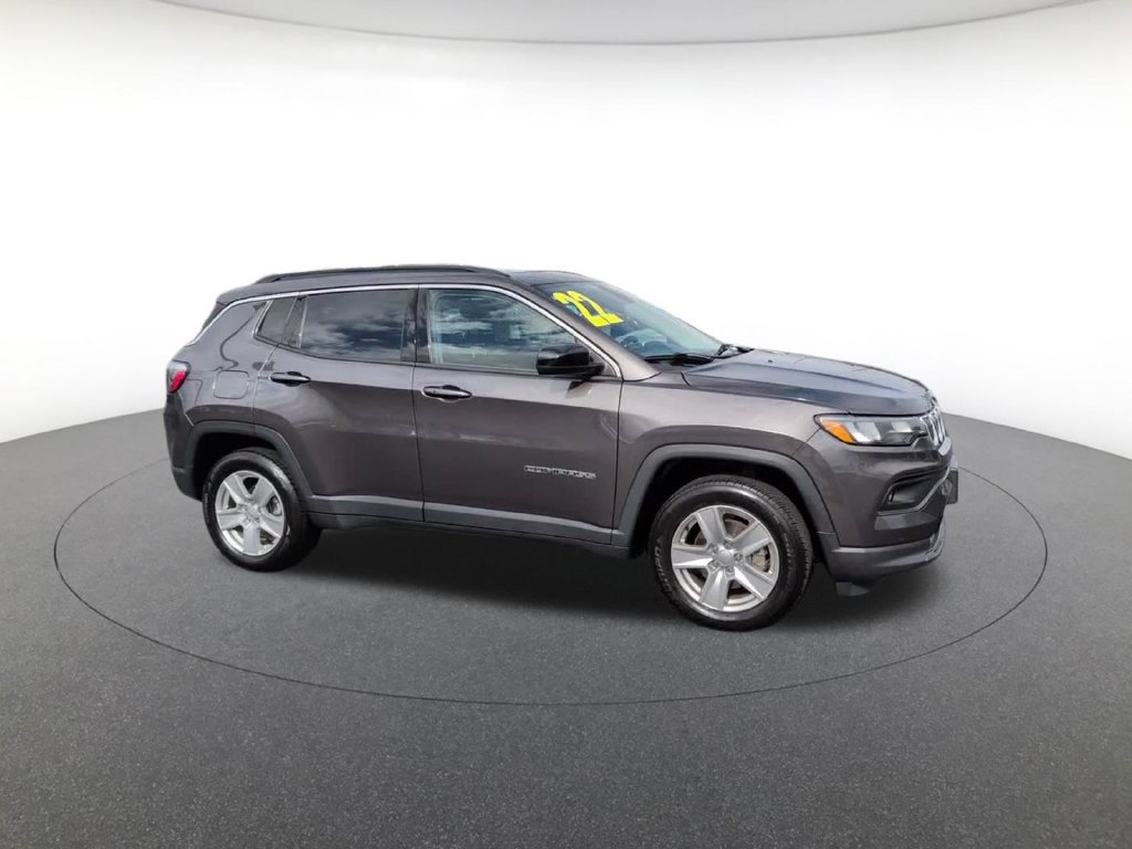 Certified Used 2022 Gray Jeep Latitude image 4